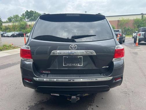 2013 Toyota Highlander SE