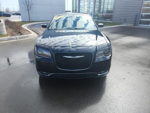 2018 Chrysler 300 S