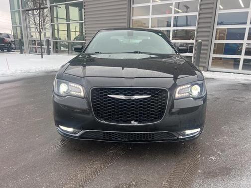 2018 Chrysler 300 S