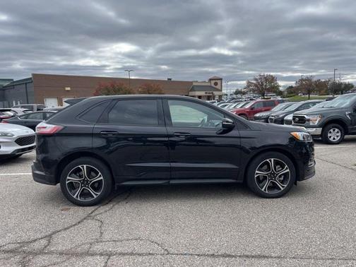2021 Ford Edge ST
