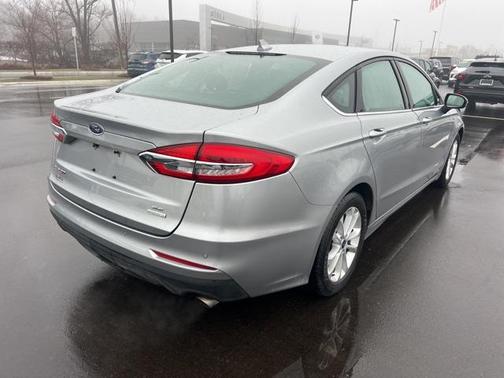 2020 Ford Fusion SE