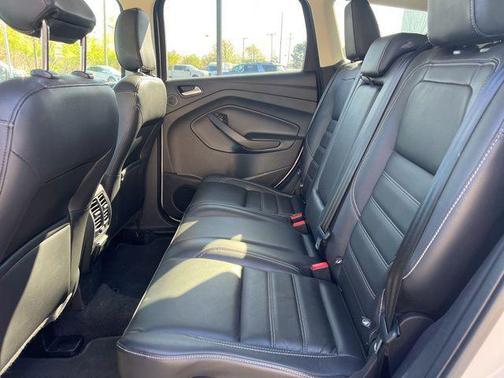 WHITE PLATINUM MET TRI-COAT 2018 Ford Escape Titanium