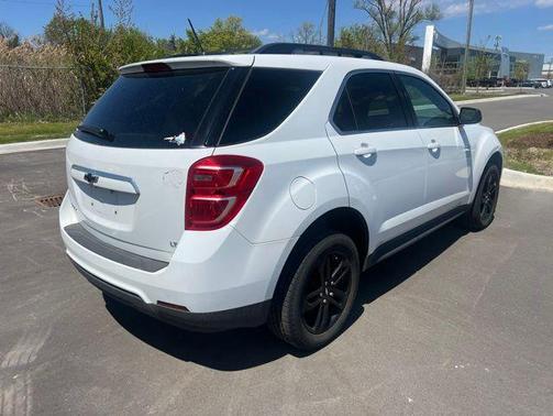 Summit White 2017 Chevrolet Equinox 1LT