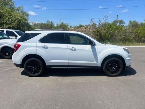 Summit White 2017 Chevrolet Equinox 1LT