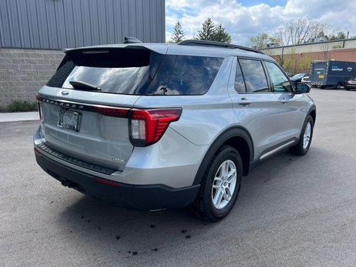 ICONIC SILVER METALLIC 2025 Ford Explorer Active