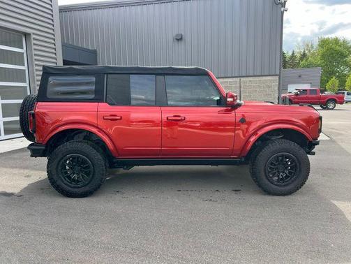 HOT PEPPER RED MET TINT CC 2022 Ford Bronco Outer Banks