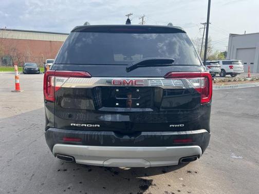 2023 GMC Acadia AWD SLT