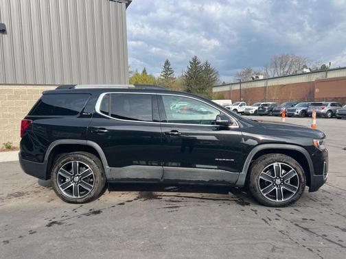2023 GMC Acadia AWD SLT