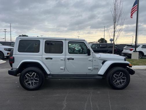 2024 Jeep Wrangler 4-Door Sahara 4x4