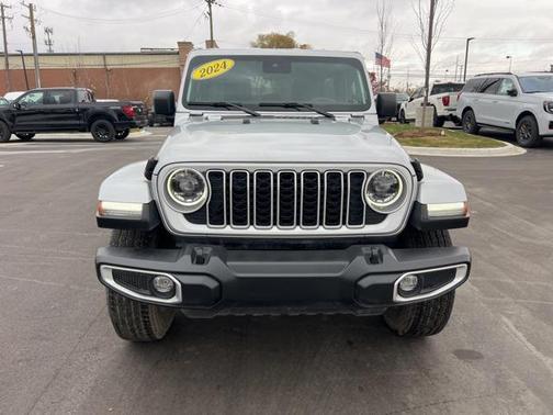 2024 Jeep Wrangler 4-Door Sahara 4x4