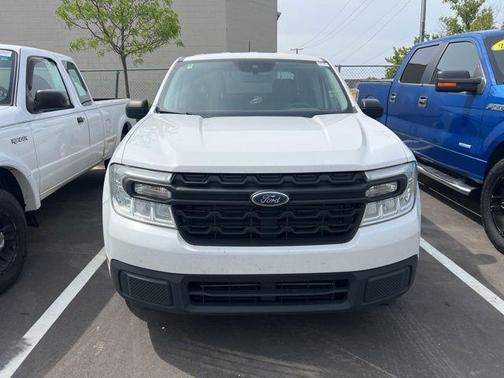 OXFORD WHITE 2022 Ford Maverick XL