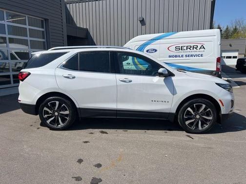 Iridescent Pearl Tricoat 2023 Chevrolet Equinox Premier w/1LZ