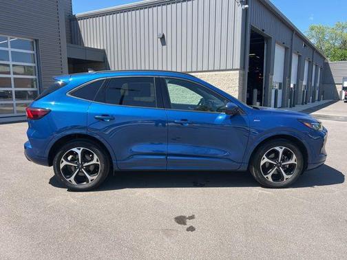 ATLAS BLUE METALLIC 2023 Ford Escape ST-Line Elite