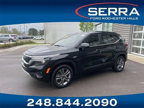 Cherry Black 2022 Kia Seltos S