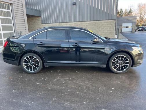 2017 Ford Taurus SEL