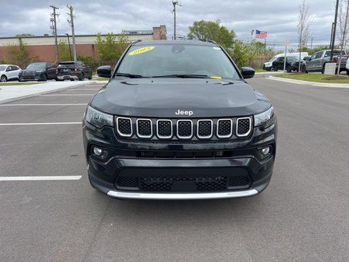 Diamond Black Crystal Pearlcoat 2023 Jeep Compass Limited