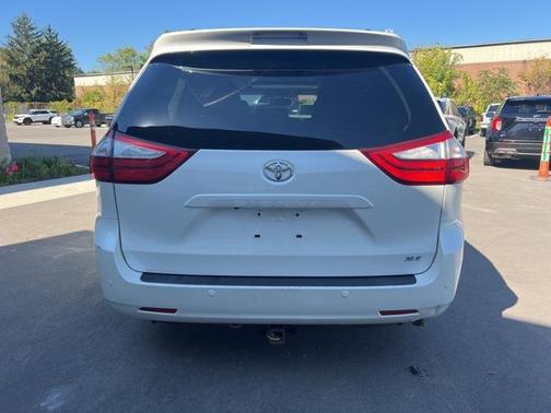 2015 Toyota Sienna XLE