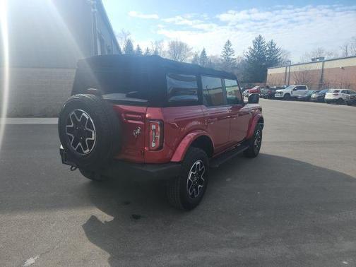 RAPID RED MET TINTED CC 2021 Ford Bronco Outer Banks