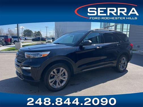 AGATE BLACK METALLIC 2021 Ford Explorer XLT