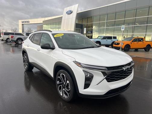 2025 Chevrolet Trax FWD 2RS