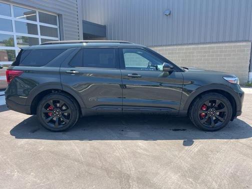 2022 Ford Explorer ST