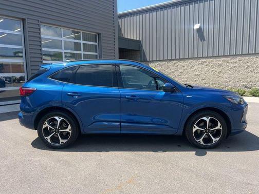 ATLAS BLUE METALLIC 2023 Ford Escape ST-Line Elite