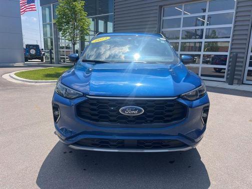 ATLAS BLUE METALLIC 2023 Ford Escape ST-Line Elite