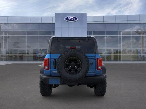 VELOCITY BLUE METALLIC 2026 Ford Bronco Big Bend