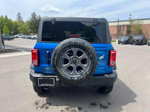 VELOCITY BLUE METALLIC 2024 Ford Bronco Big Bend