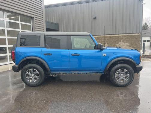 VELOCITY BLUE METALLIC 2024 Ford Bronco Big Bend
