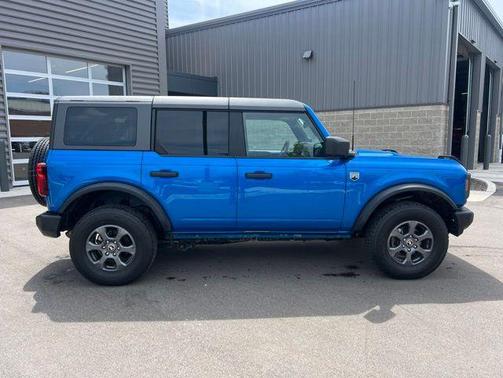 VELOCITY BLUE METALLIC 2024 Ford Bronco Big Bend