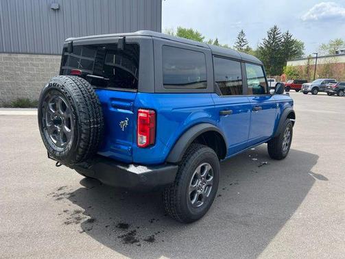 VELOCITY BLUE METALLIC 2024 Ford Bronco Big Bend