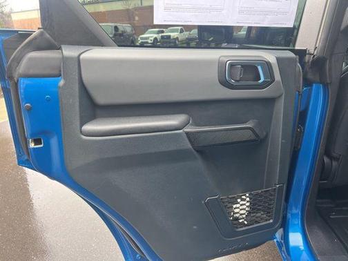 VELOCITY BLUE METALLIC 2024 Ford Bronco Big Bend