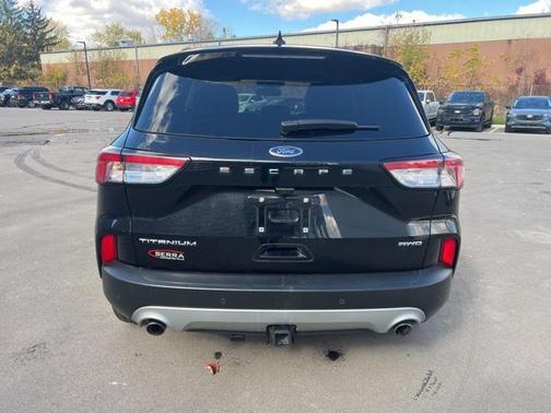 2022 Ford Escape Titanium