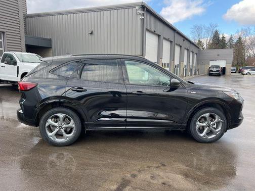 AGATE BLACK METALLIC 2023 Ford Escape ST-Line