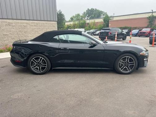 2022 Ford Mustang EcoBoost Premium