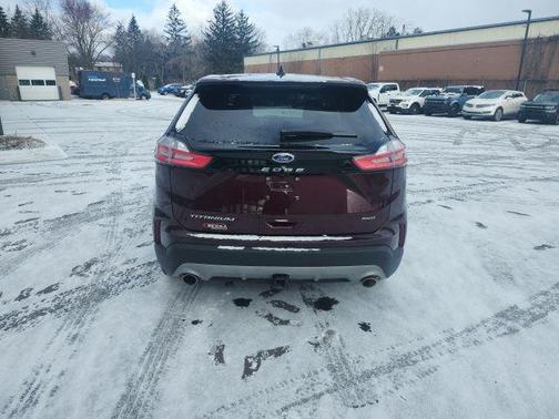 BURGUNDY VELVET MET TINT CC 2023 Ford Edge Titanium