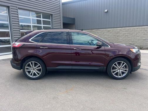 BURGUNDY VELVET MET TINT CC 2023 Ford Edge Titanium