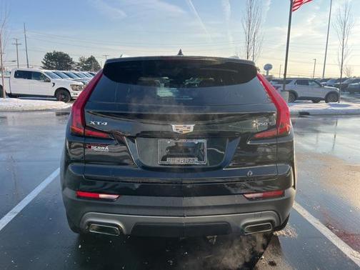 2021 Cadillac XT4 Premium Luxury