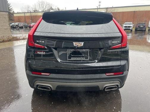 2021 Cadillac XT4 Premium Luxury