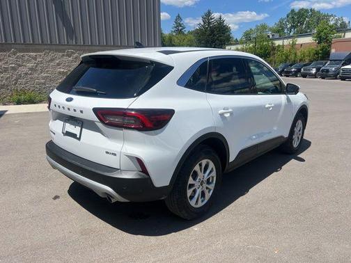 OXFORD WHITE 2024 Ford Escape Active