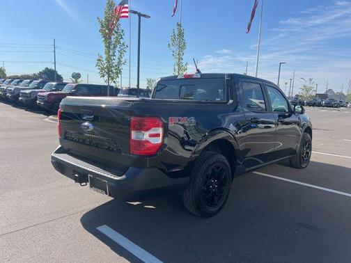 SHADOW BLACK 2024 Ford Maverick Lariat