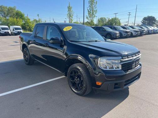 SHADOW BLACK 2024 Ford Maverick Lariat