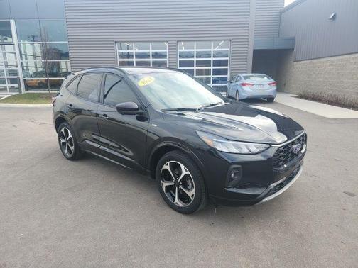 AGATE BLACK METALLIC 2023 Ford Escape ST-Line Select