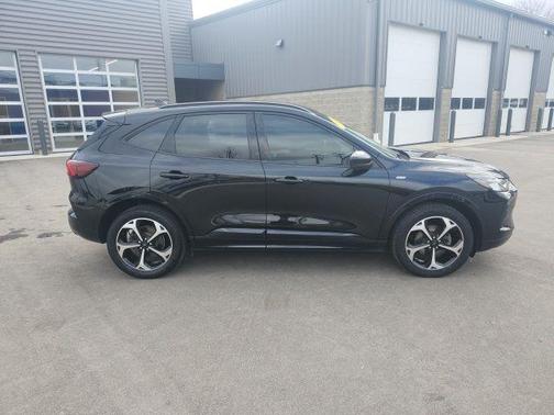 AGATE BLACK METALLIC 2023 Ford Escape ST-Line Select