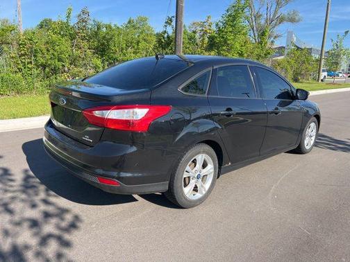 TUXEDO BLACK METALLIC 2014 Ford Focus SE