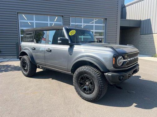 CARBONIZED GRAY METALLIC 2023 Ford Bronco Wildtrak