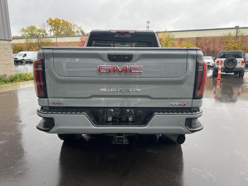 2024 GMC Sierra 2500 AT4
