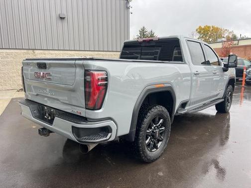2024 GMC Sierra 2500 AT4