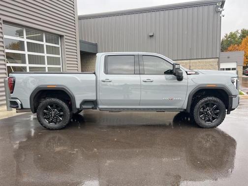 2024 GMC Sierra 2500 AT4